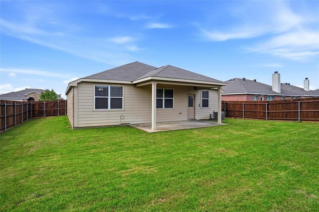 216 Meadow Ridge Dr - Photo 2 of 16