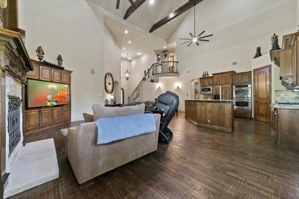 6719 Springwood Ln - Photo 5 of 33