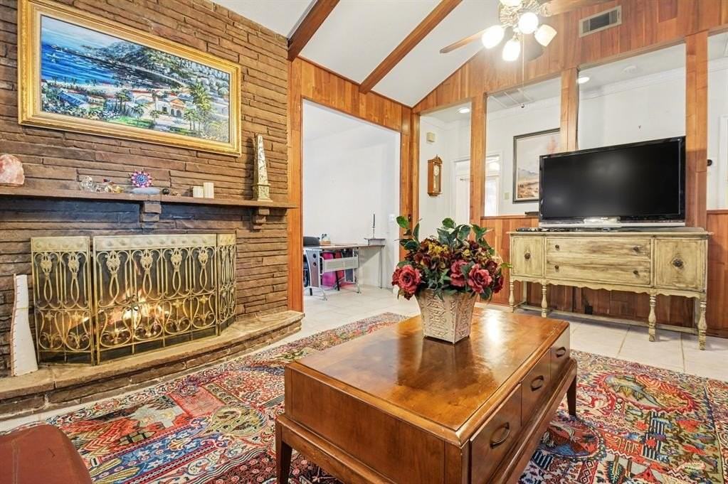 14140 Hillcrest Rd - Photo 4 of 22