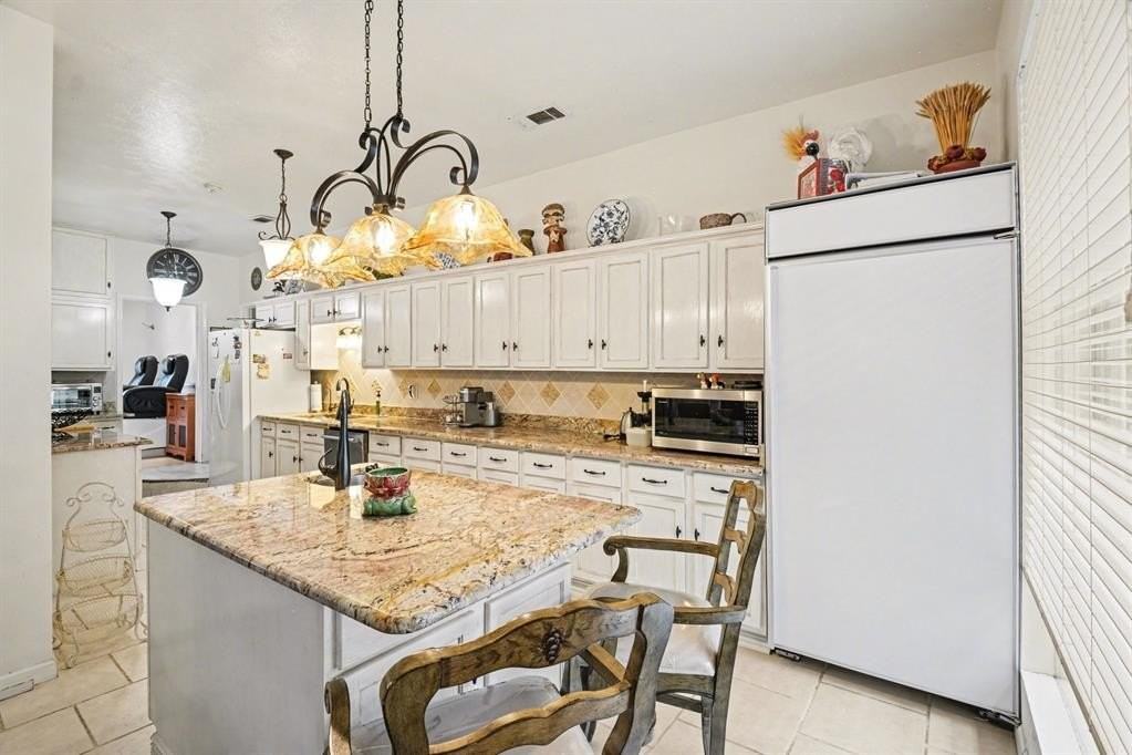 14140 Hillcrest Rd - Photo 5 of 22