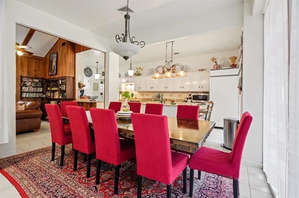 14140 Hillcrest Rd - Photo 7 of 22