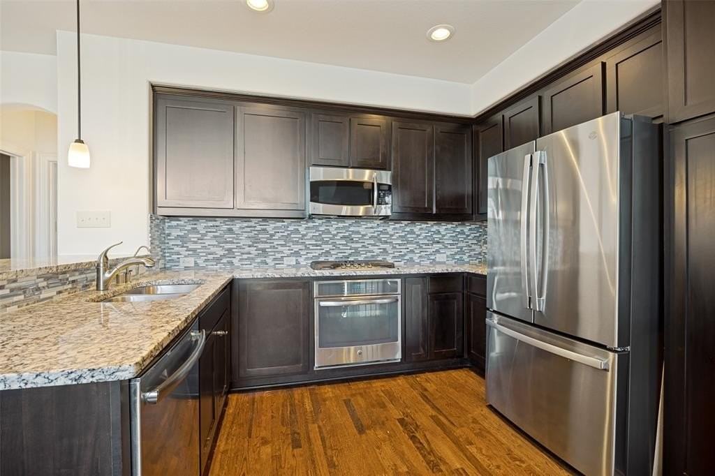 7919 Parkwood Blvd - Photo 3 of 25