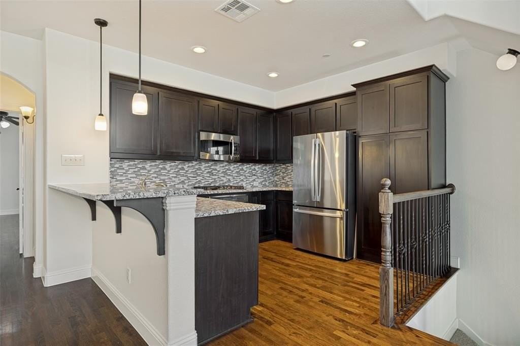 7919 Parkwood Blvd - Photo 5 of 25