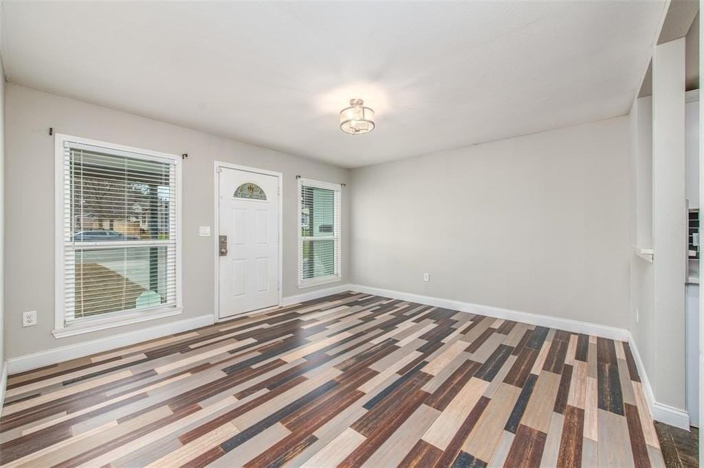 5808 Locke Ave - Photo 4 of 24