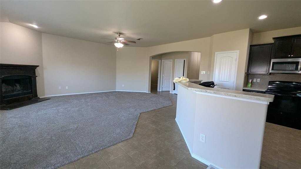 1213 Lambert Dr - Photo 3 of 10