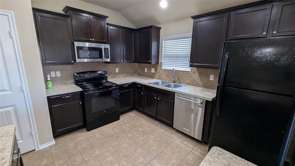 1213 Lambert Dr - Photo 6 of 10