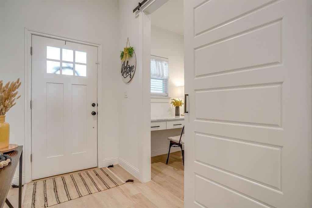 2217 Forest Hill Ln - Photo 4 of 40