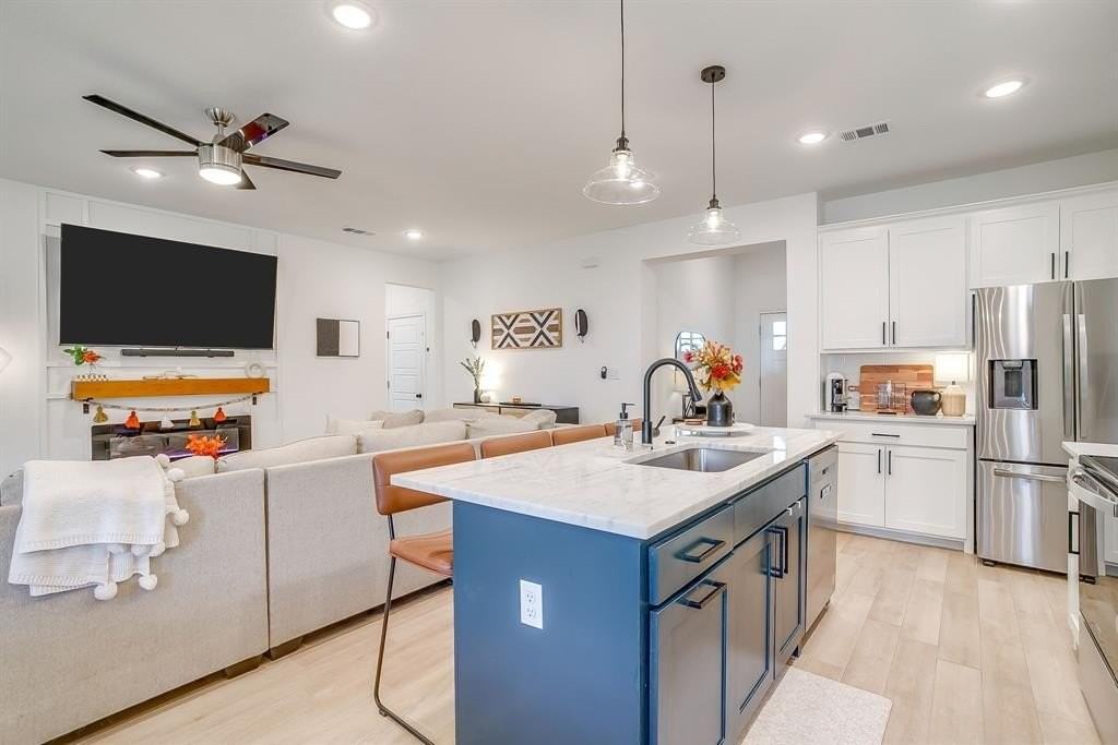 2217 Forest Hill Ln - Photo 7 of 40