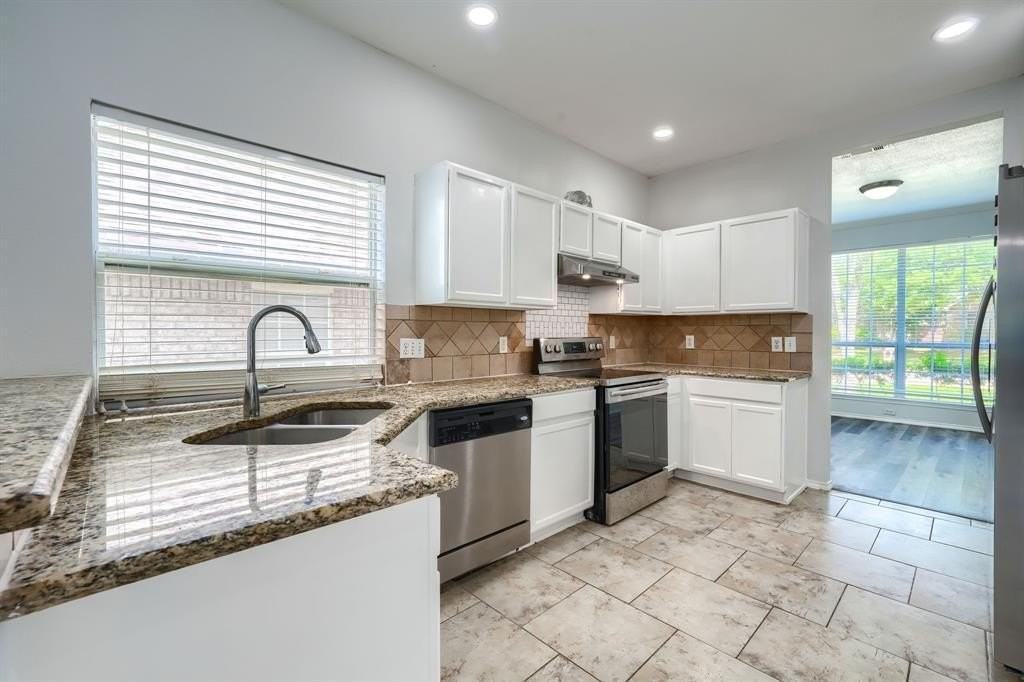 11441 Clover Knoll Dr - Photo 7 of 31