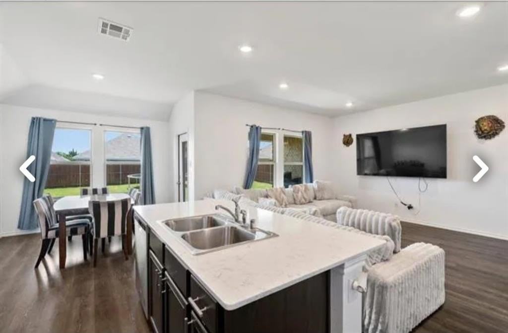 1111 Fairbanks Dr - Photo 3 of 15