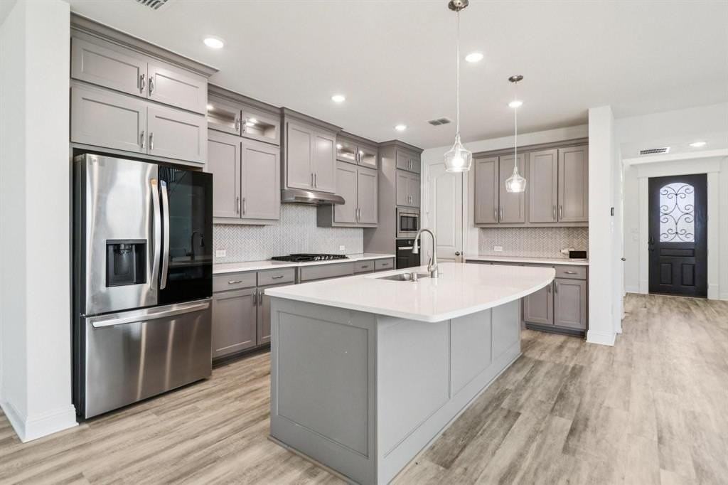 3130 Tiara Dr - Photo 6 of 18