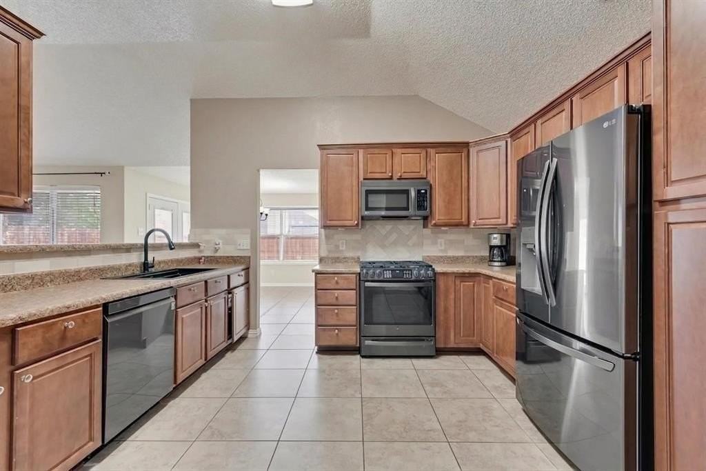 4958 Briar Oaks Ln - Photo 6 of 20