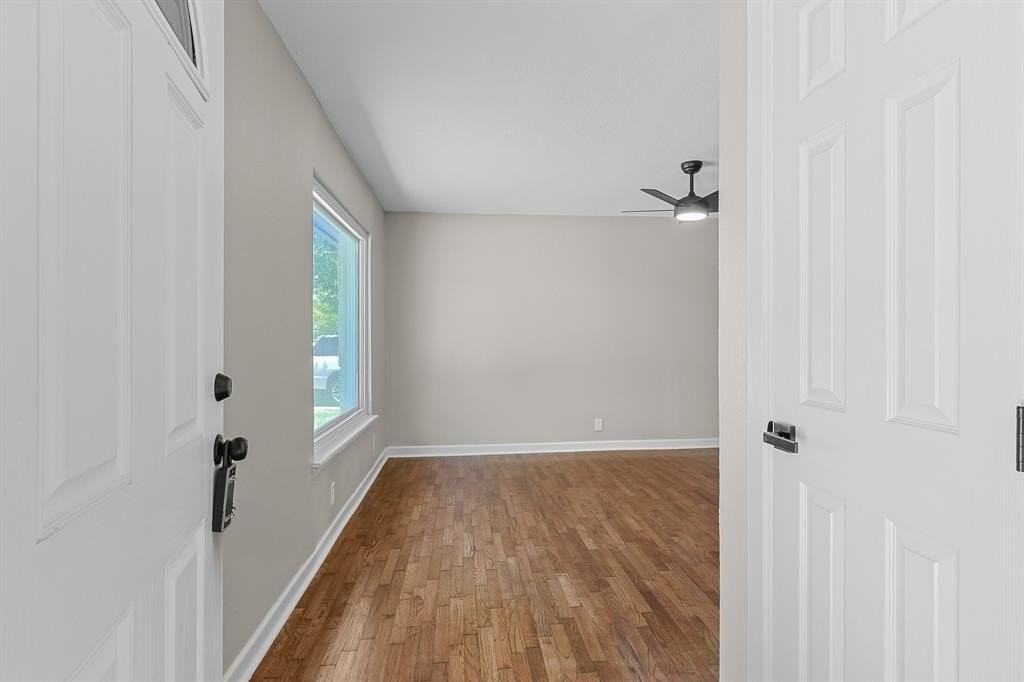 3520 Sidney Dr - Photo 5 of 30