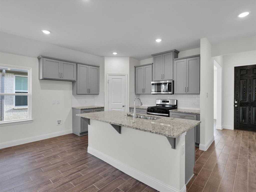 300 Tartane Dr - Photo 2 of 23