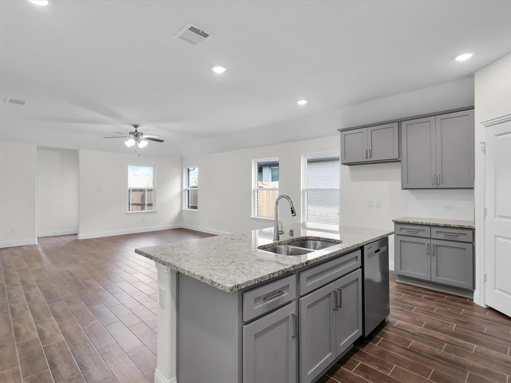 300 Tartane Dr - Photo 4 of 23