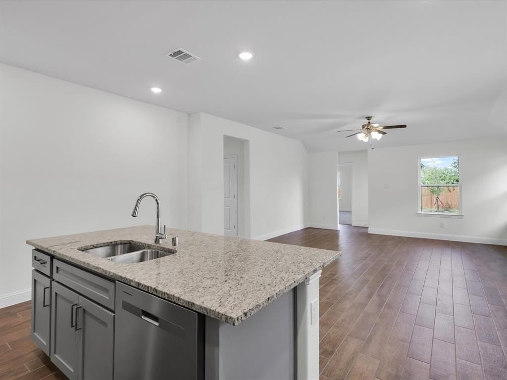 300 Tartane Dr - Photo 5 of 23