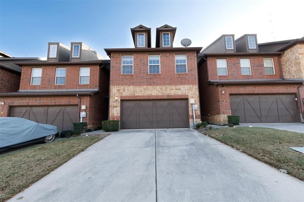 394 Teague Dr - Photo 2 of 40