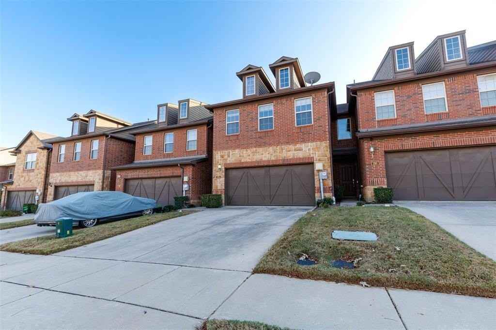 394 Teague Dr - Photo 3 of 40