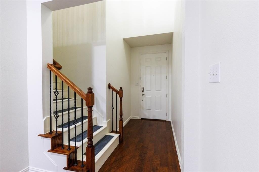 394 Teague Dr - Photo 5 of 40
