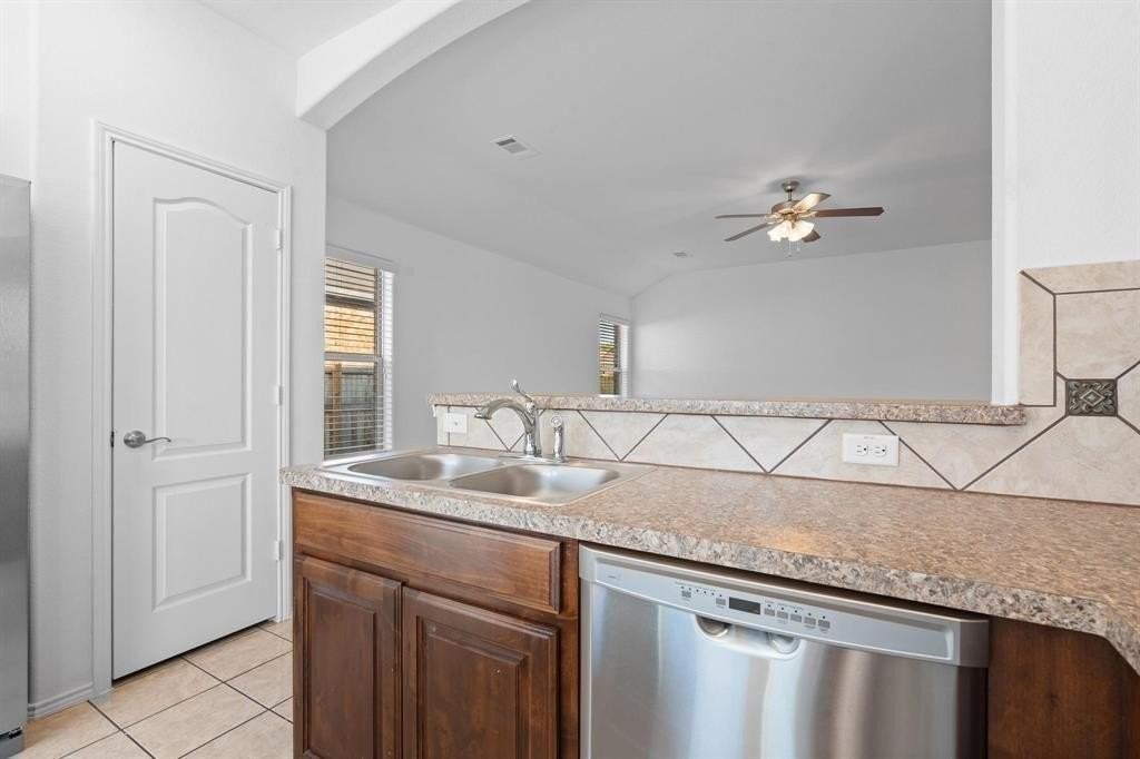 4013 Winter Springs Dr - Photo 4 of 16