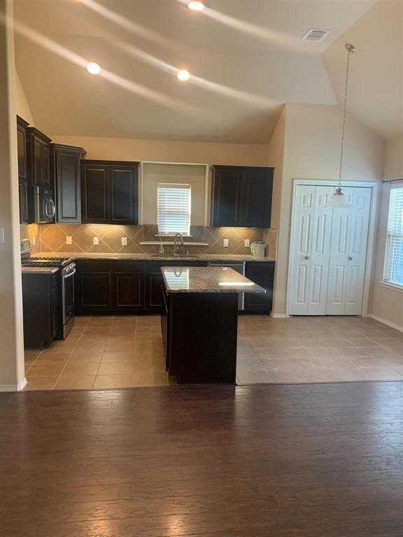 2209 Scott Creek Dr - Photo 3 of 19