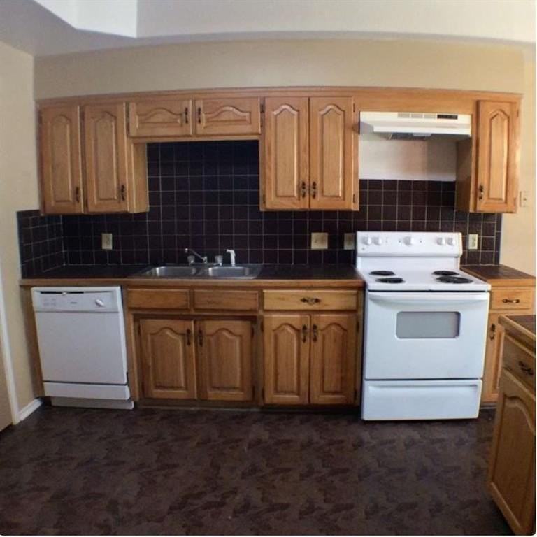 316 Lochridge Dr - Photo 5 of 7