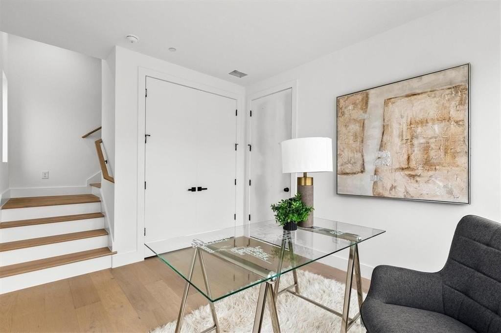 815 E 5th St #209 - Photo 5 of 27