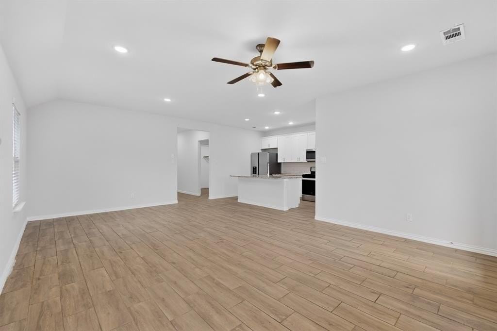 4009 Mockingbird Ln - Photo 5 of 33