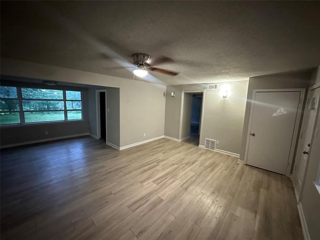 2908 Binyon Ave - Photo 4 of 9