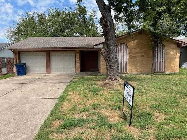 806 Phillips Dr - Photo 3 of 32