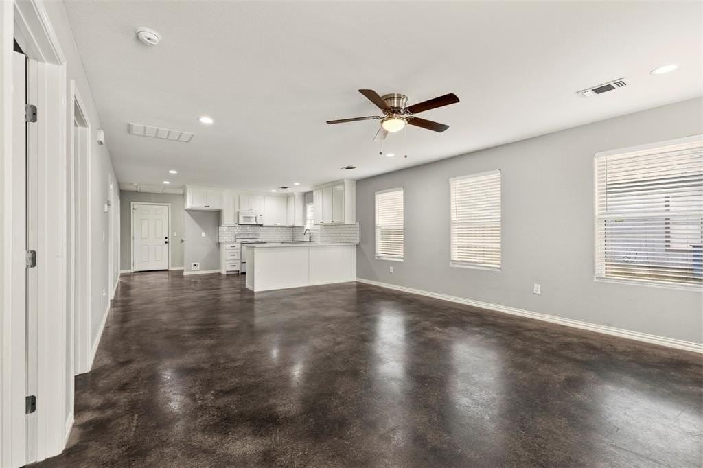 933 Rice St - Photo 3 of 19