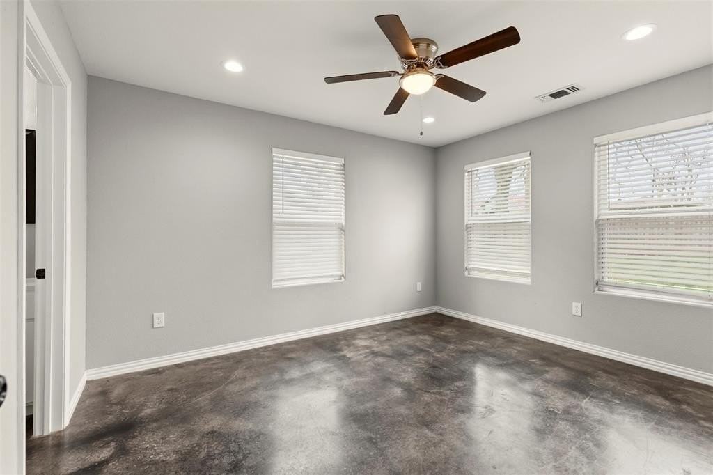 933 Rice St - Photo 7 of 19