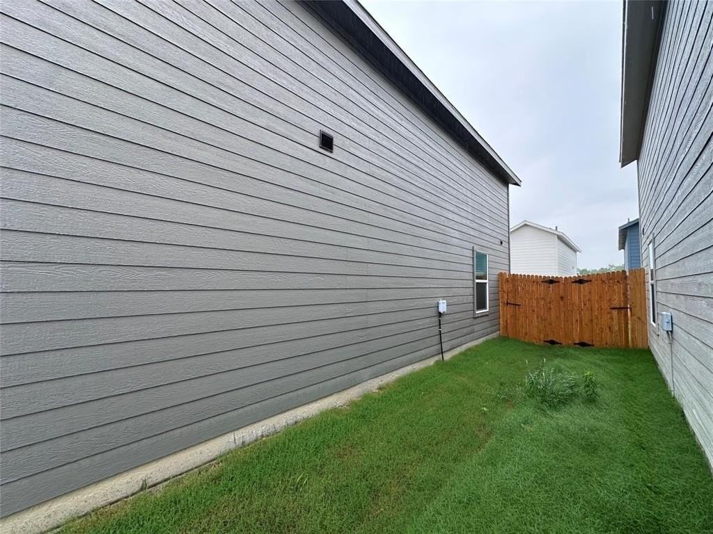 1022 Robin Hill Ln - Photo 3 of 24