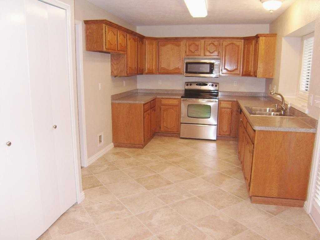 6909 Darton Dr - Photo 4 of 13