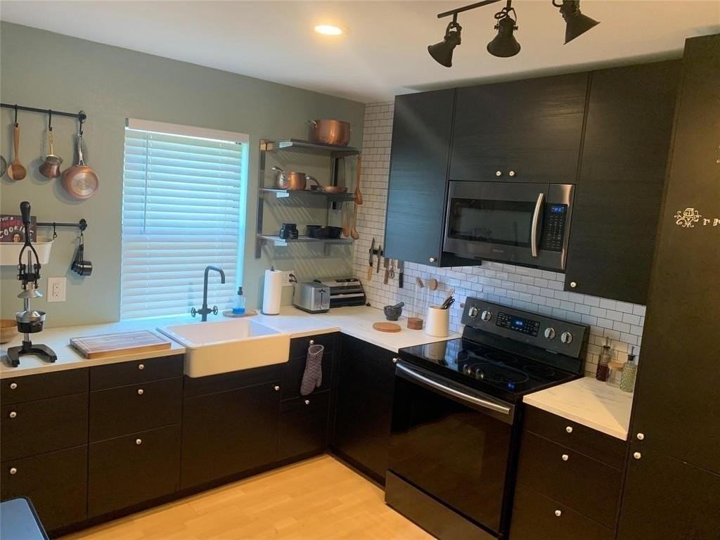 6241 Wheaton Dr #B - Photo 3 of 8