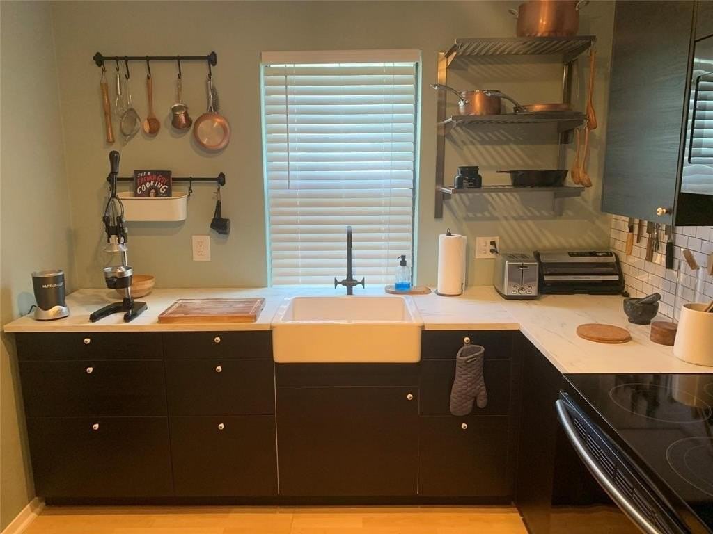 6241 Wheaton Dr #B - Photo 4 of 8