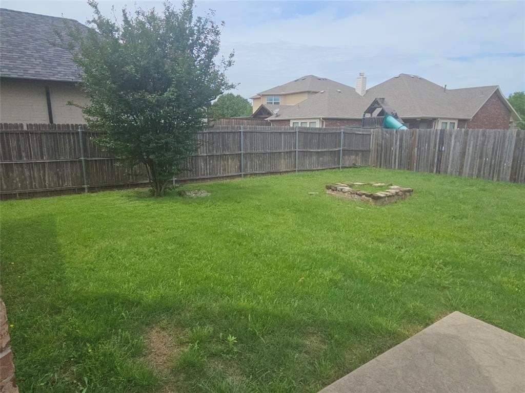 3925 Hanna Rose Ln - Photo 2 of 26