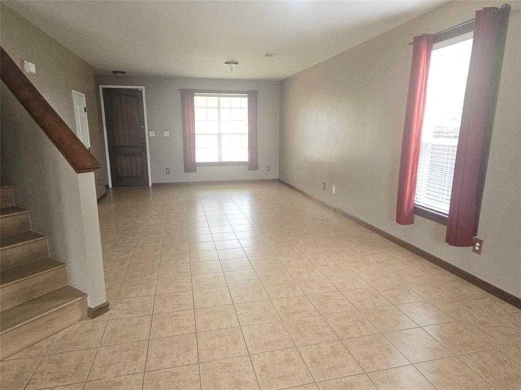 3925 Hanna Rose Ln - Photo 5 of 26