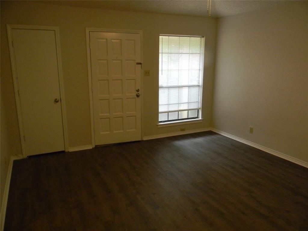 7856 Colwick Ct - Photo 3 of 11