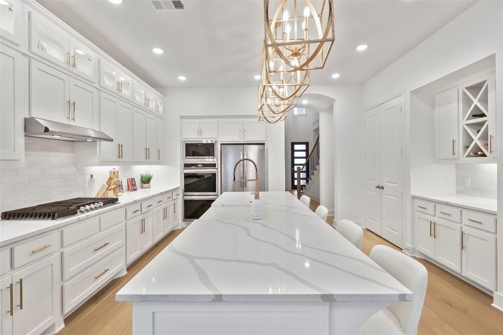 3101 Peartree Ln - Photo 5 of 27