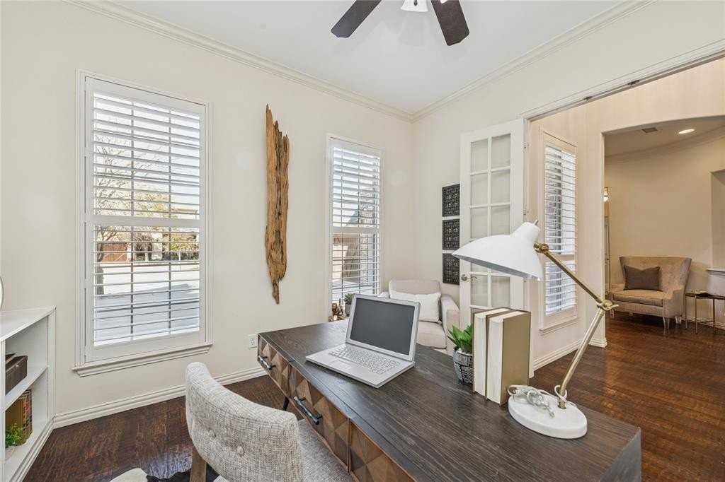 1124 Grant Ave - Photo 4 of 36