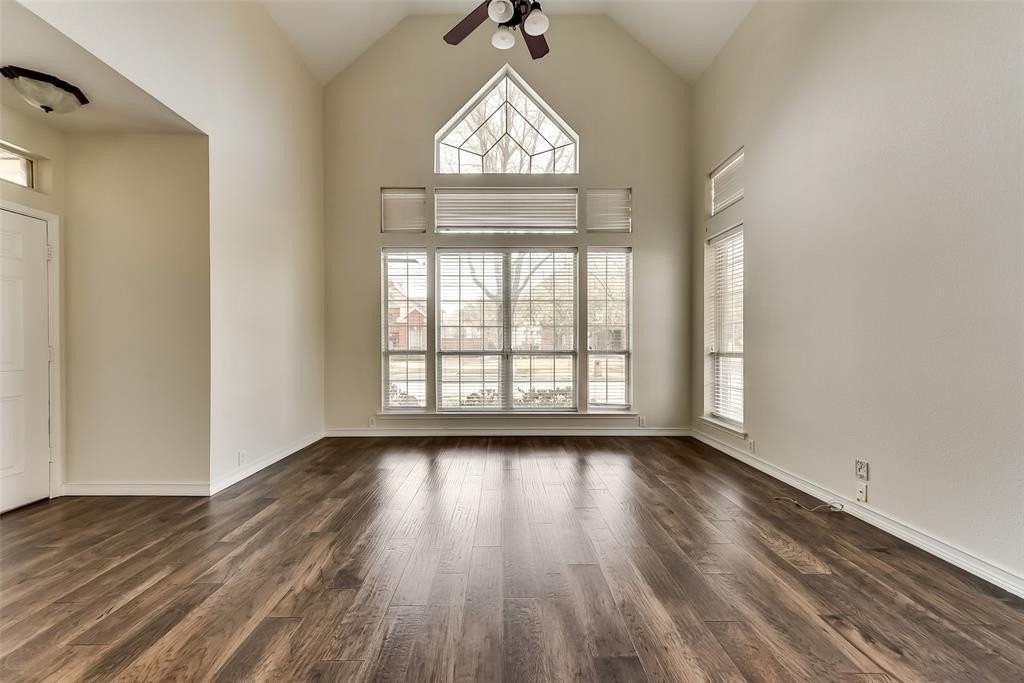 11066 Chanay Dr - Photo 3 of 20