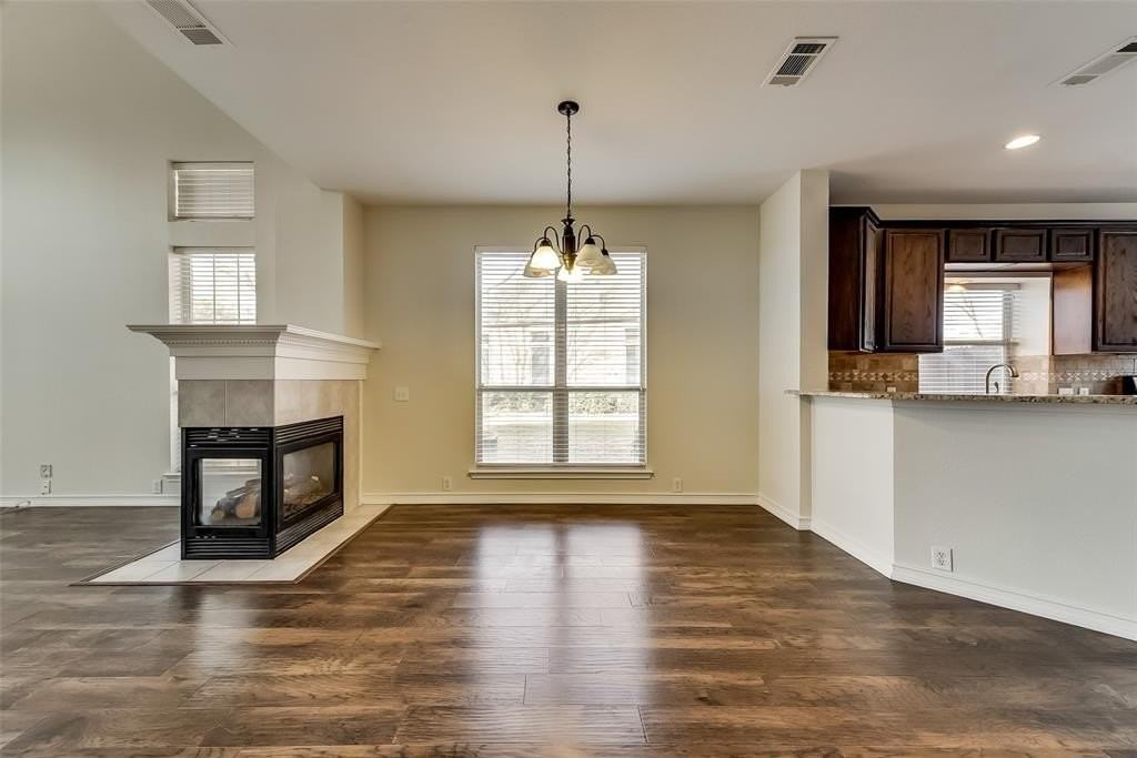 11066 Chanay Dr - Photo 5 of 20