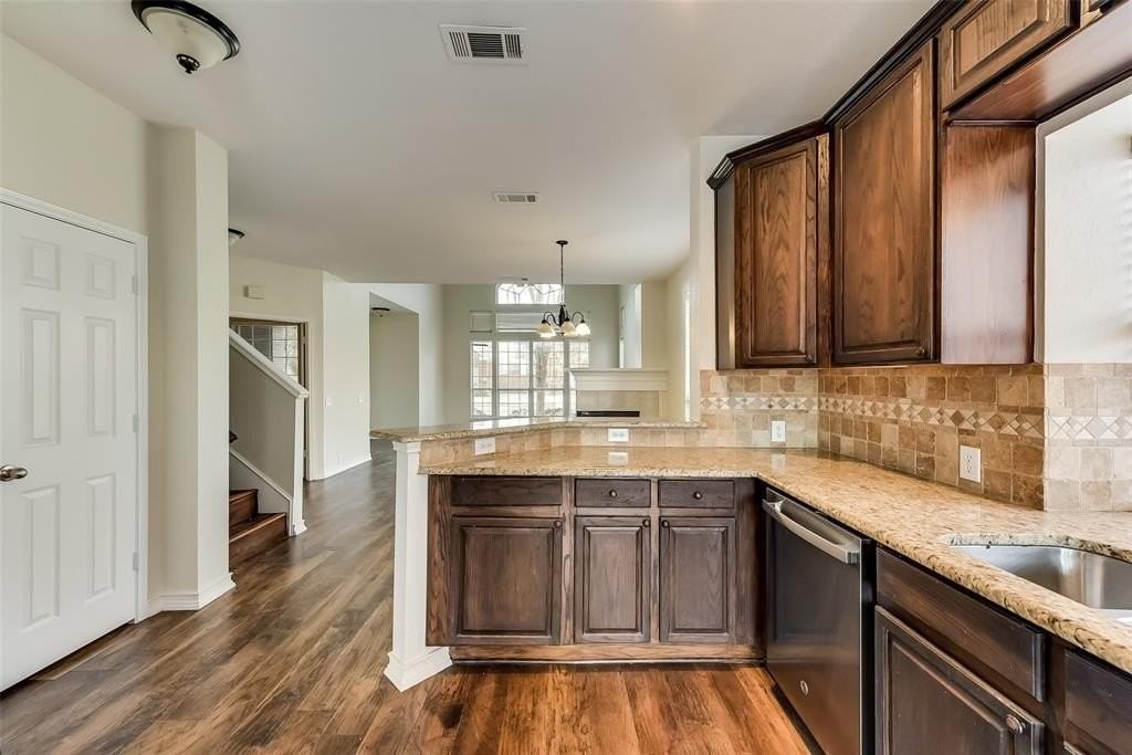 11066 Chanay Dr - Photo 6 of 20