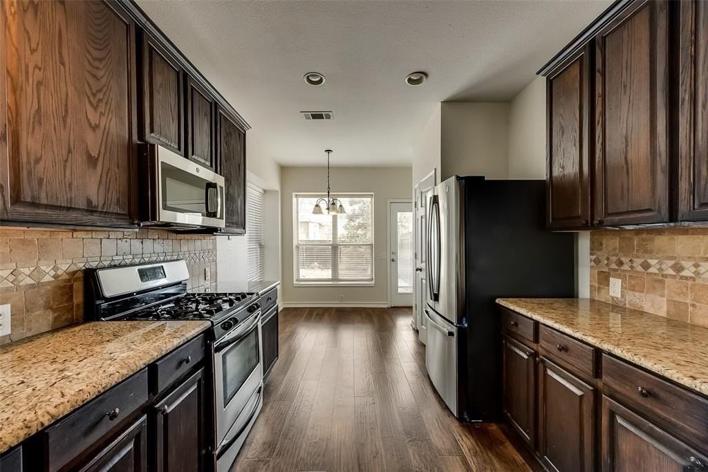 11066 Chanay Dr - Photo 7 of 20