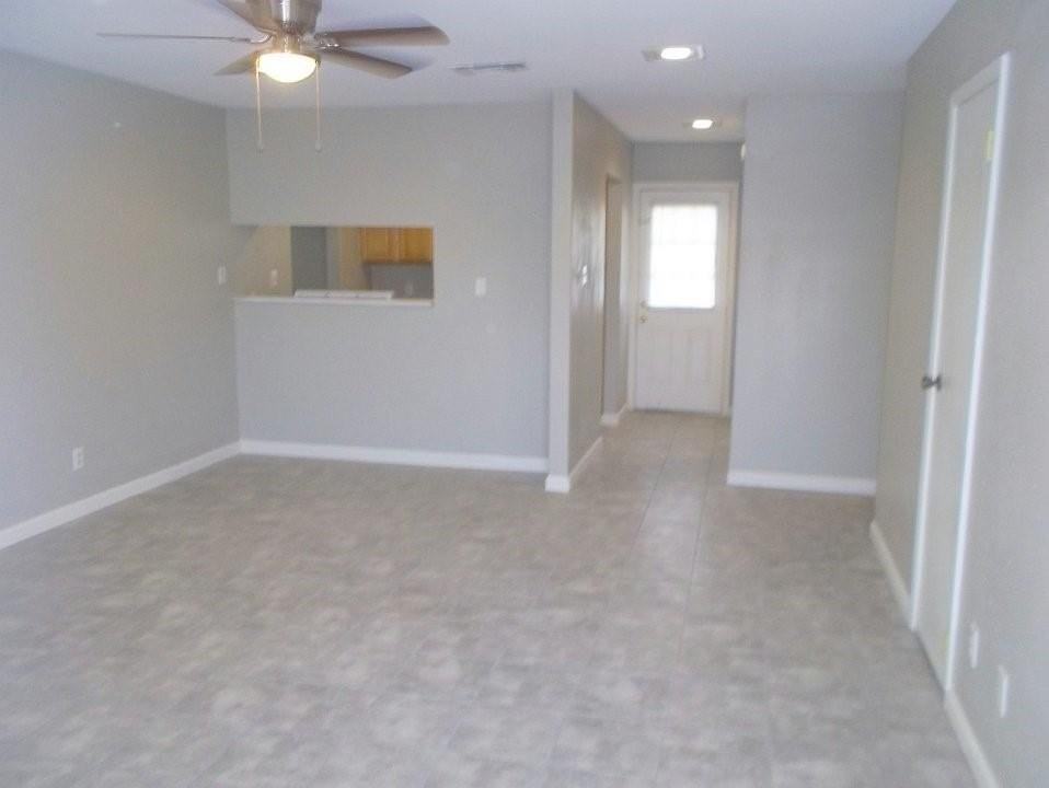 1502 S Cardinal Dr - Photo 2 of 7