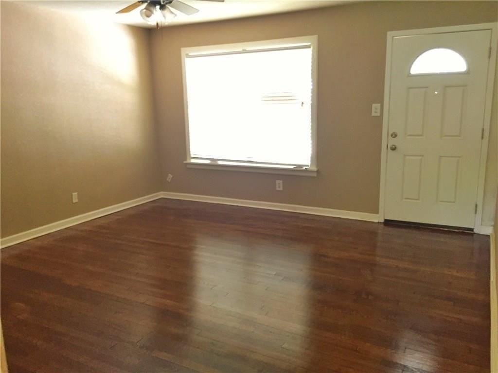 216 Elm St - Photo 3 of 17