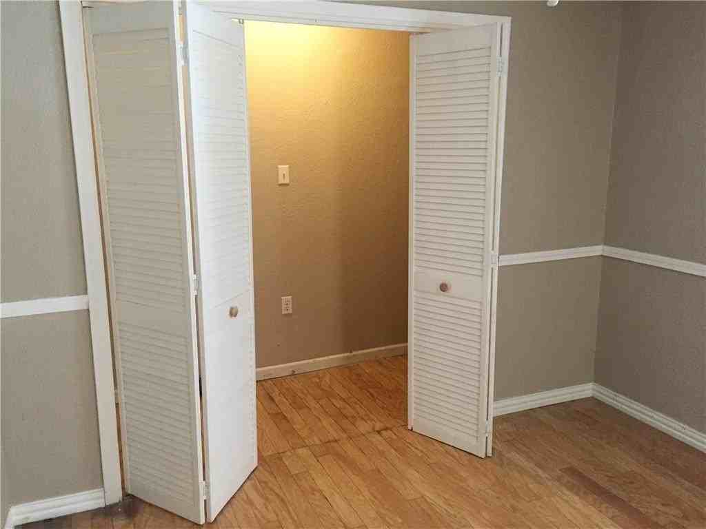 216 Elm St - Photo 7 of 17