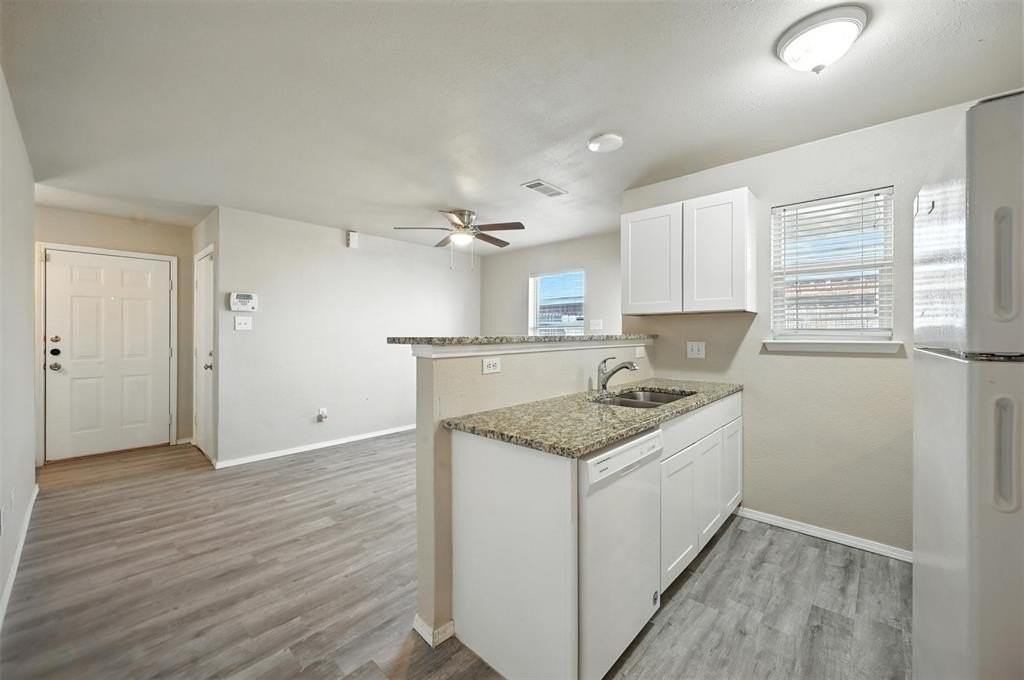 1317 Village Garden Dr - Photo 7 of 21