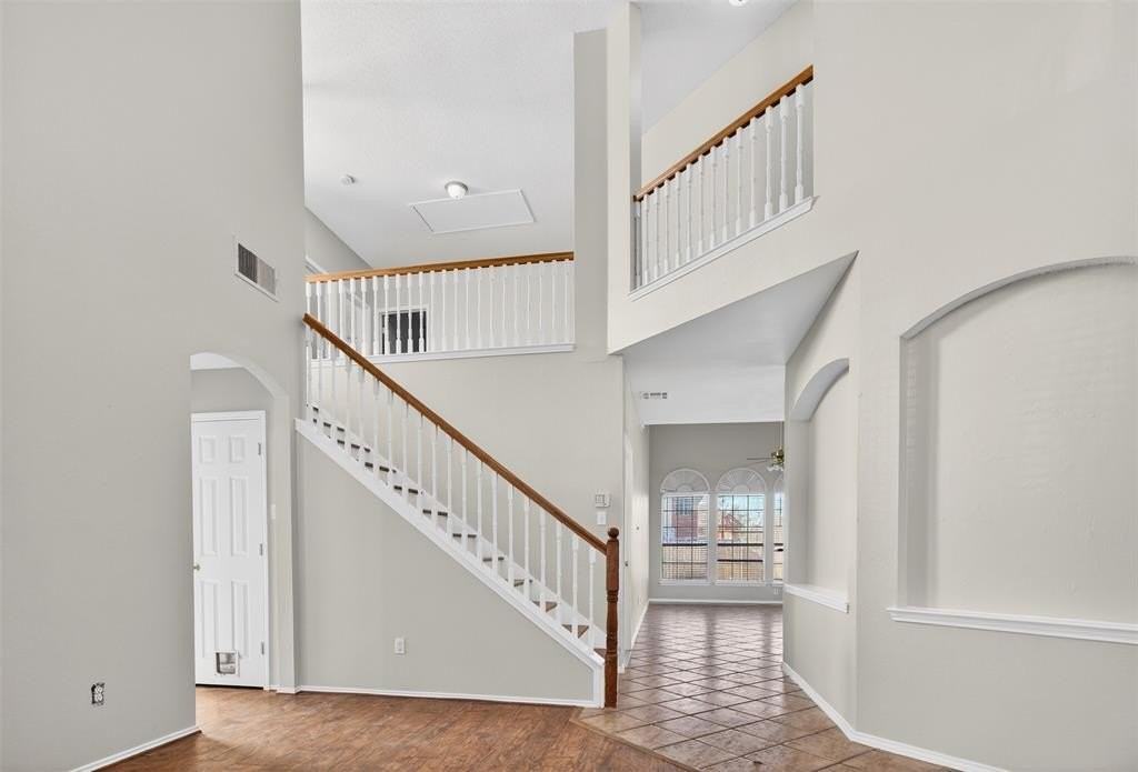 770 Whitman Dr - Photo 3 of 28